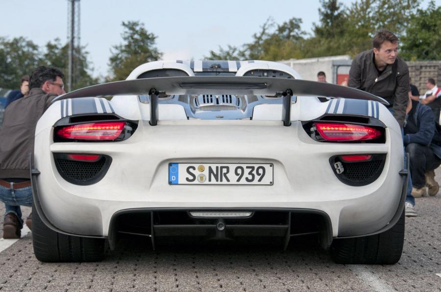  Porsche 918 Spyder 2014 года  (фото 90 из 111)
